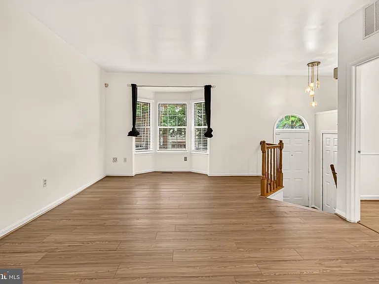 14637 Stream Pond Dr — Photo 6