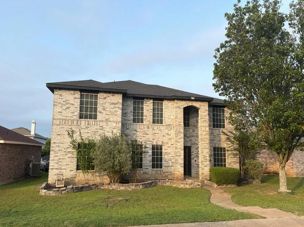 745 Lovern St, Cedar Hill, TX 75104