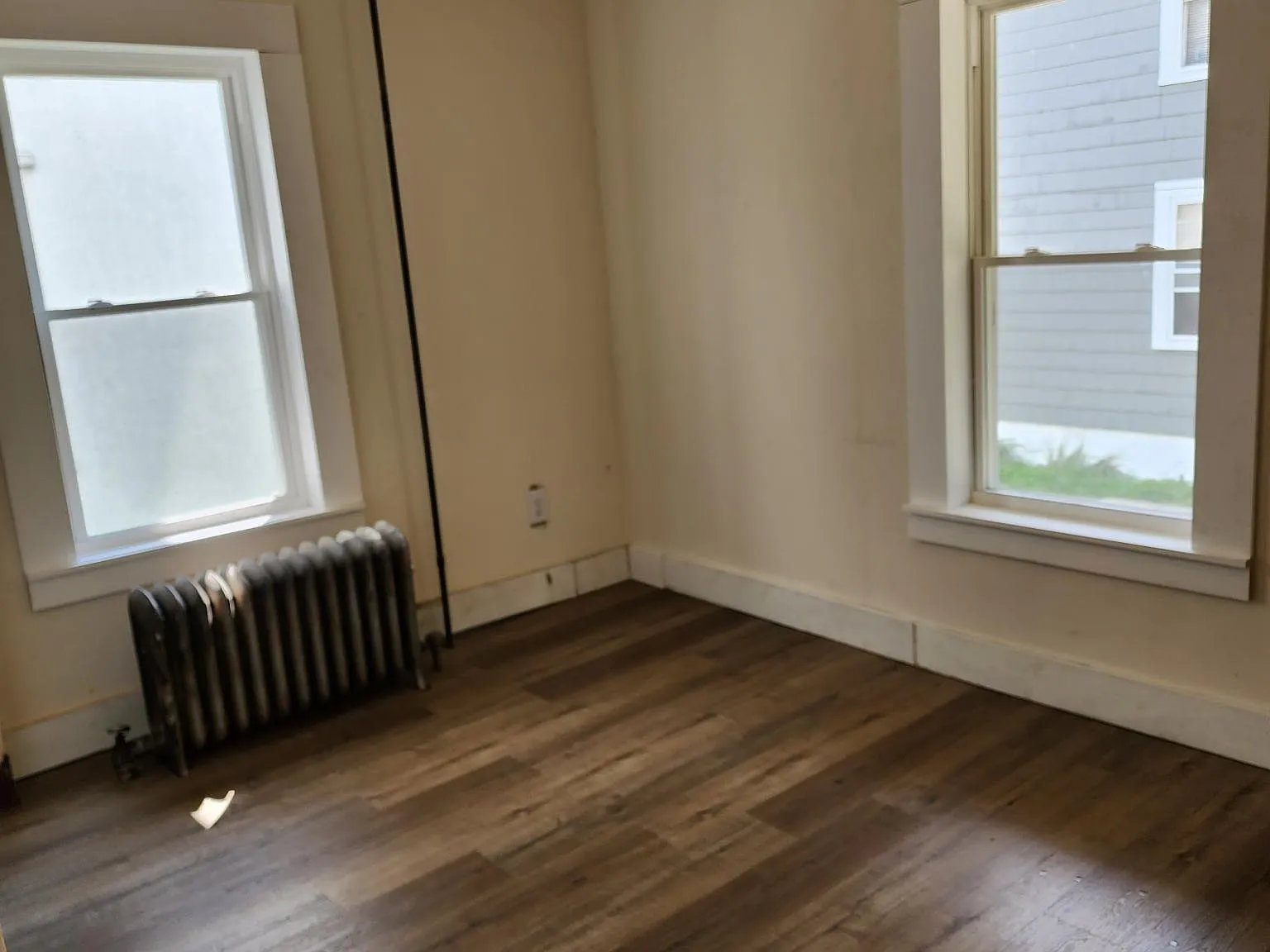 2 bed, 700 sqft, $1,000 — Photo 4