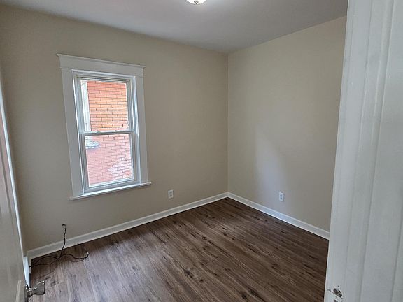 4th image of 611 13th St #11422166