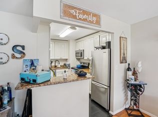 1111 River Rd APT G10, Edgewater, NJ 07020
