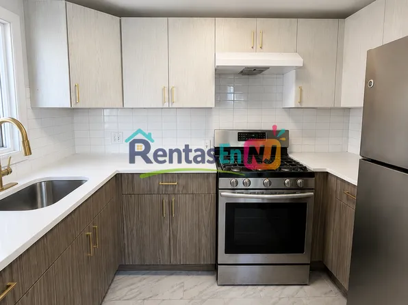 632 Cora Pl, Rahway, NJ