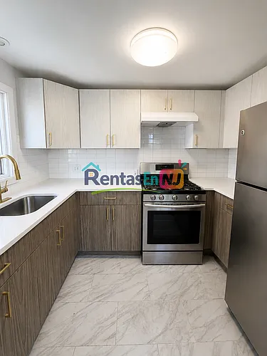 632 Cora Pl Photo 1