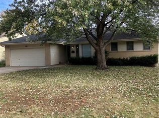 9211 Hayes Dr, Overland Park, KS 66212