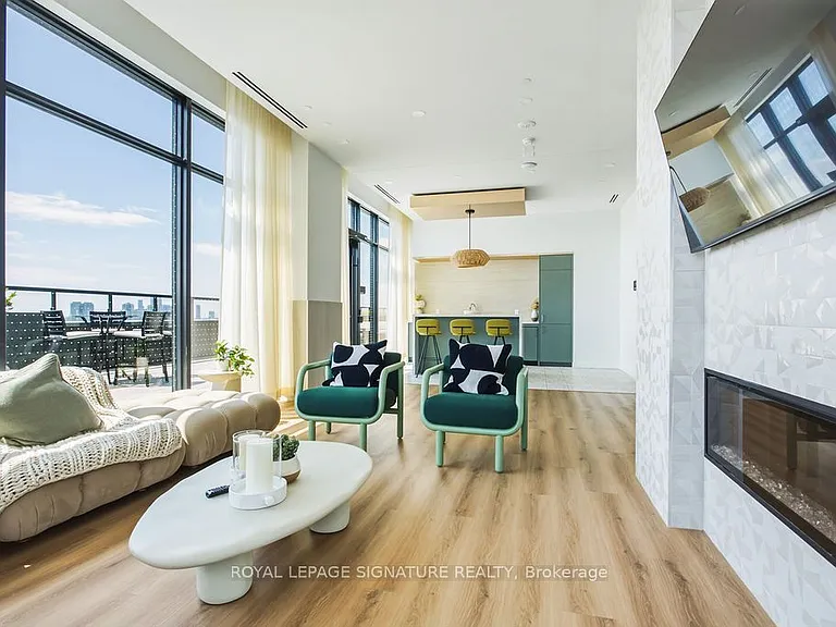 1660 Bloor St W #1204 — Photo 27