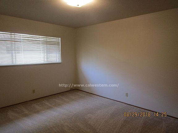 5th image of 822 Opal Dr APT 2