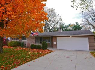 2683 Devon Hill Rd, Rocky River, OH 44116