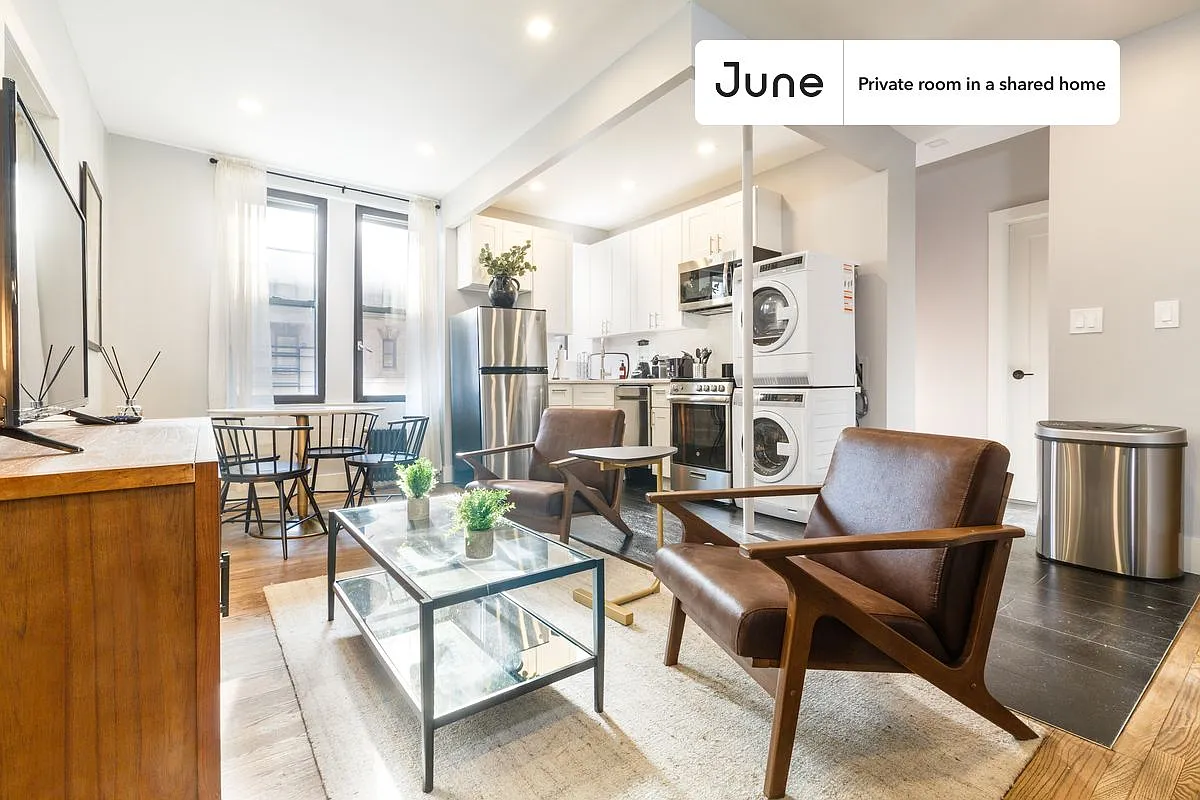 Queen bedroom in 4 bed/2 bath home in Morningside Heights #324 A — Photo 3