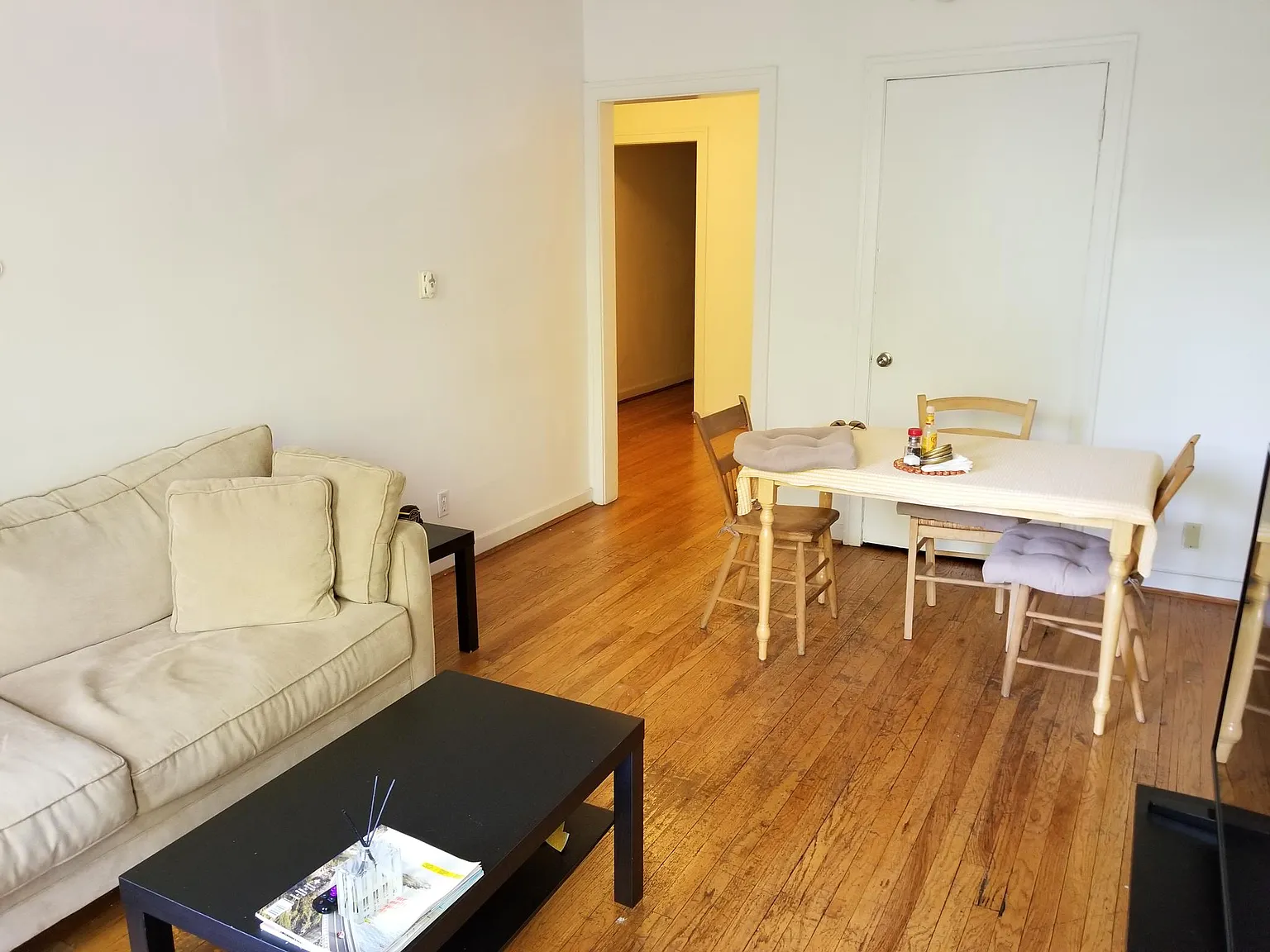 637 Library Pl — Photo 4