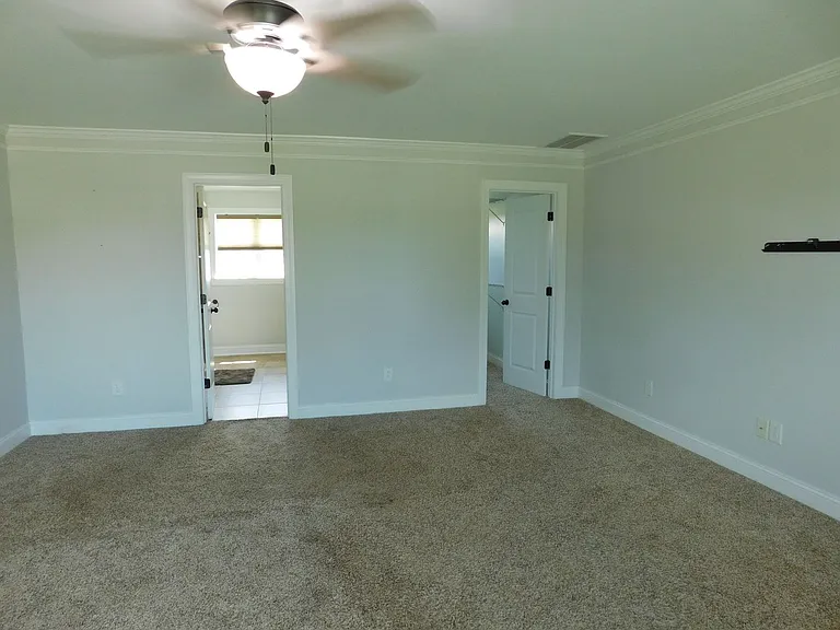 101 Staffordshire Dr — Photo 33