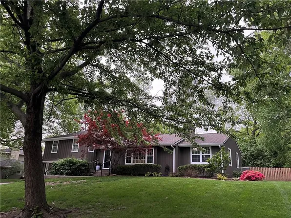 4533 W 65th St, Prairie Village, KS 66208