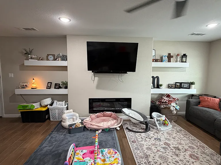 2518 Orion Way — Photo 3