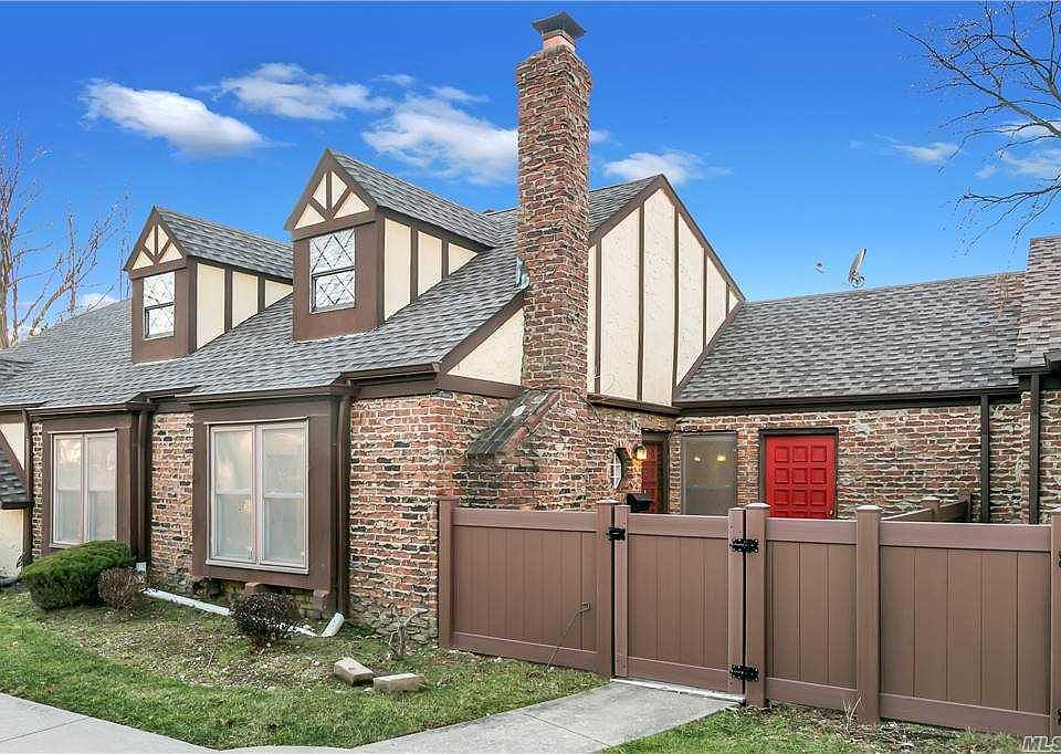 1st image of 22 Greenmeadow Ct