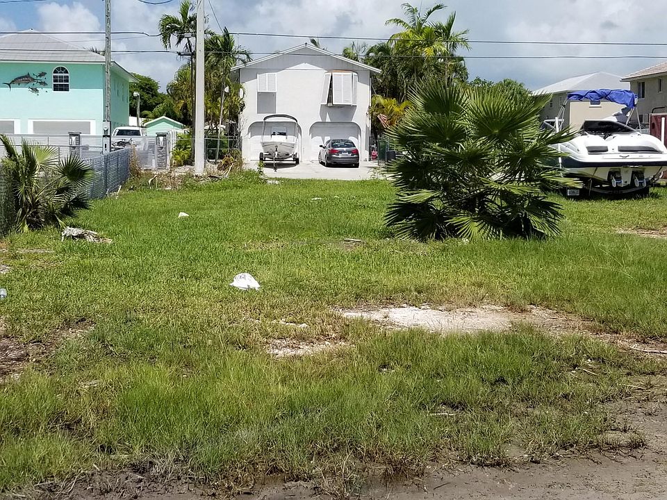 2nd image of 734 Prado Cir