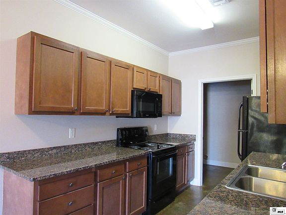 5th image of 127 Flagstone Dr