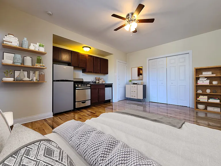 818 W Diversey Pkwy — Photo 17
