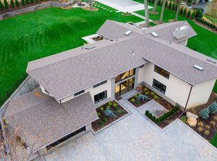 22 Lighthouse Rd, Port Washington, NY 11050