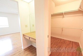 3rd image of 18360 Collins St Unit B