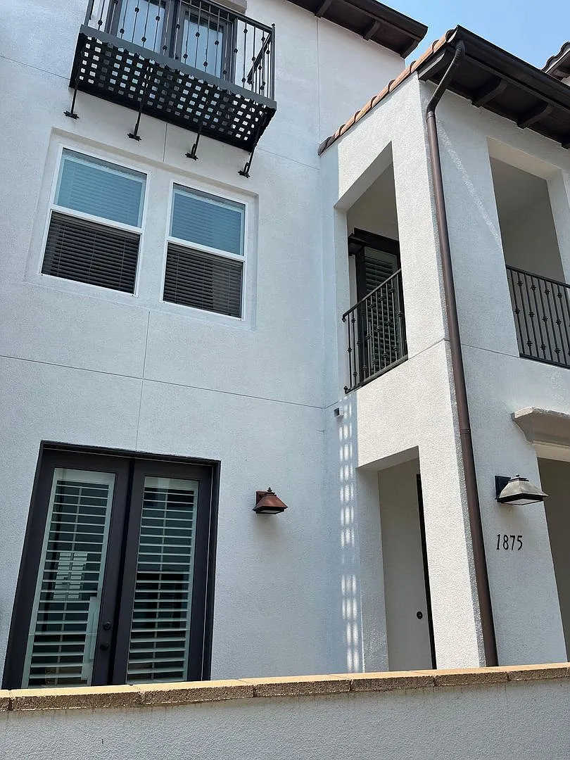 3bd 2.5ba 2car Garage — Photo 2