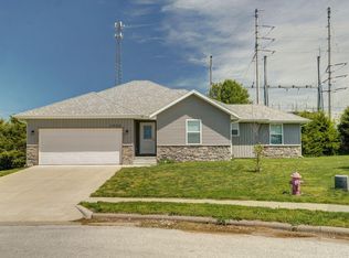 1900 S Redbird Ct, Ozark, MO 65721