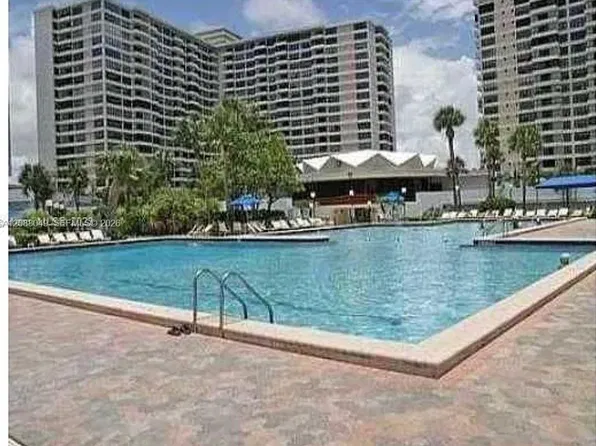 600 Three Islands Blvd APT 807, Hallandale Beach, FL 33009