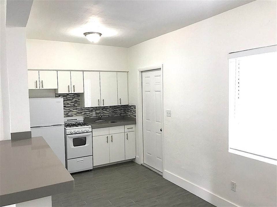 1st image of 780 NE 123rd St APT 4