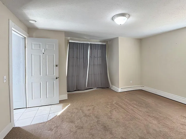 18 Fisher St #1 — Photo 4