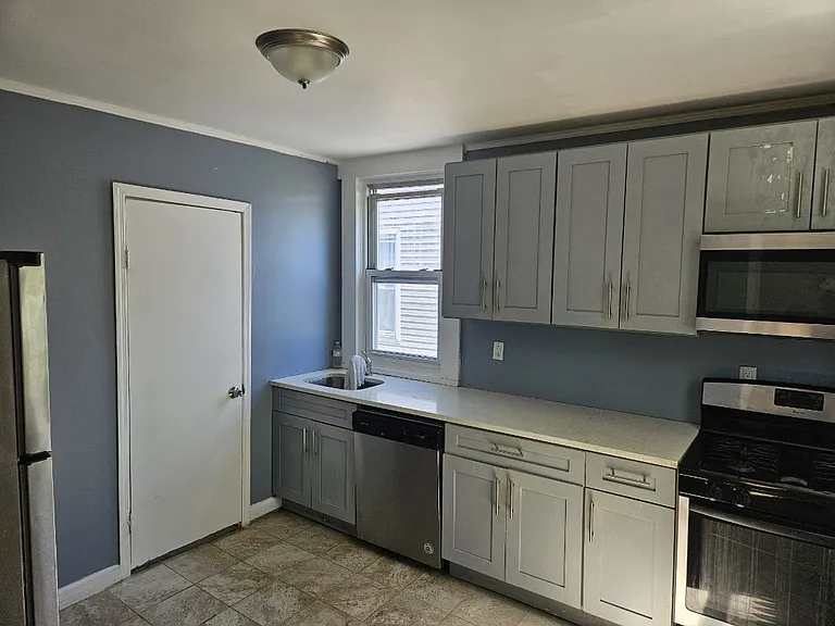 314 S 10th St #2 — Photo 7