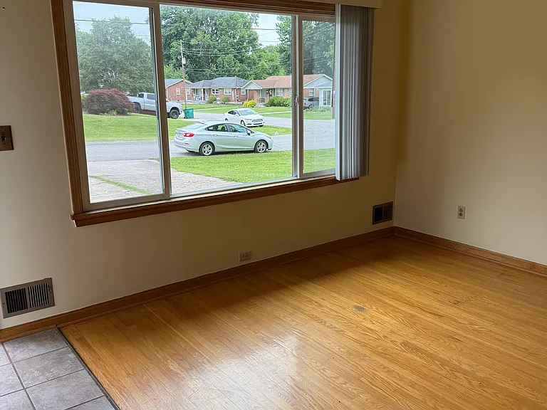 6515 Tearose Dr — Photo 2