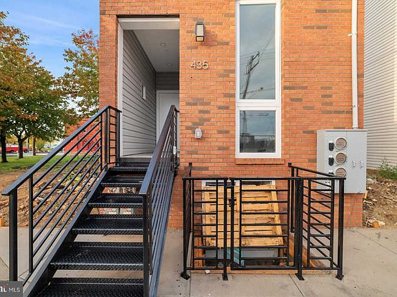 2nd image of 435 W Berks St #B