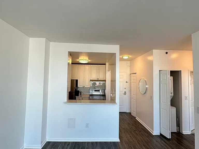 20 2nd St #2505 — Photo 9