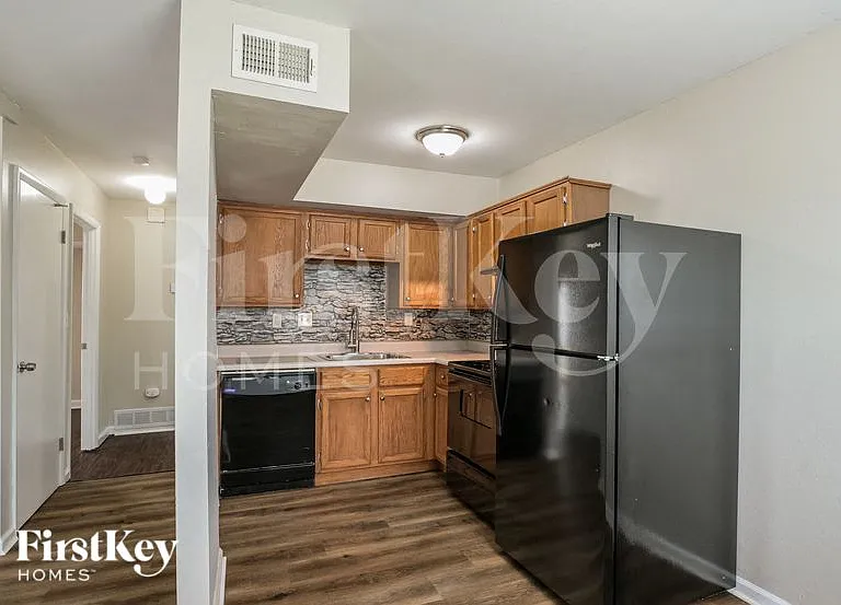 455 Down Hill Dr — Photo 6