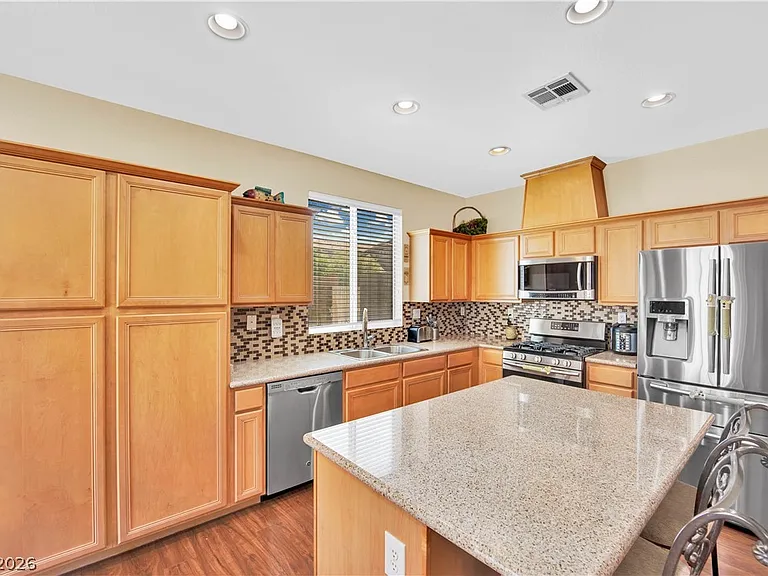 668 Sunrise Lake Pl — Photo 16