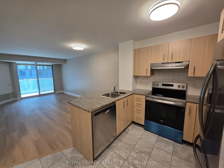 105 Victoria St #607 — Photo 3