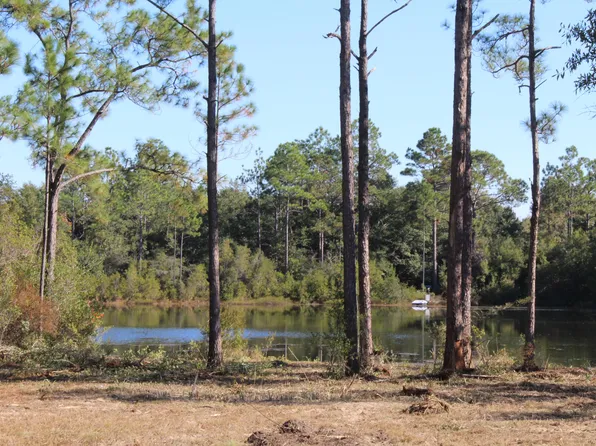 28 E Michaelangelo Rd, Defuniak Springs, FL 32433