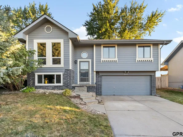 8209 Vernon Ave, Omaha, NE 68134