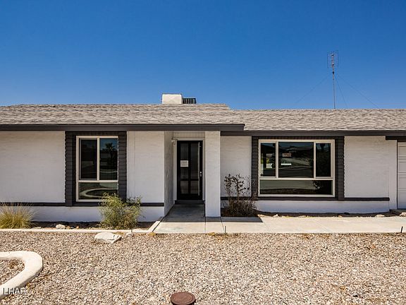 2nd image of 131 Acoma Blvd N