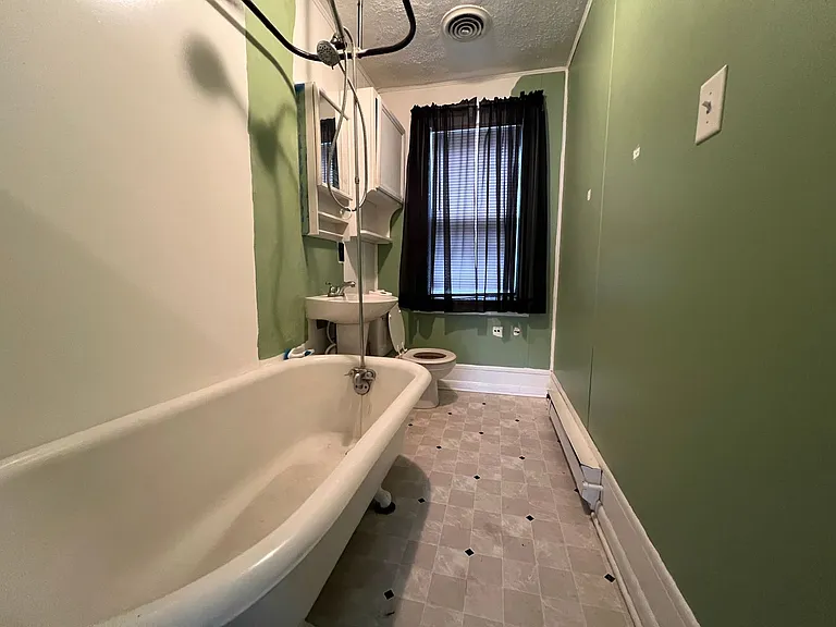 Duplex 391 Overdale Street — Photo 3
