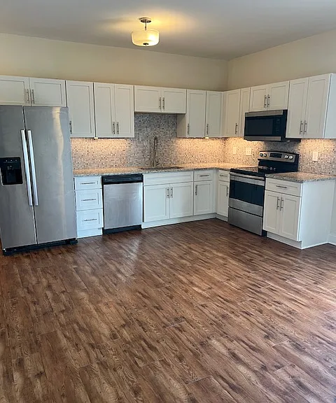 196 W Main St #9 — Photo 2