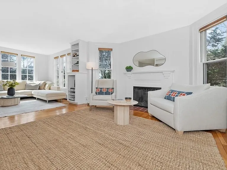 284 Lake Ave — Photo 8