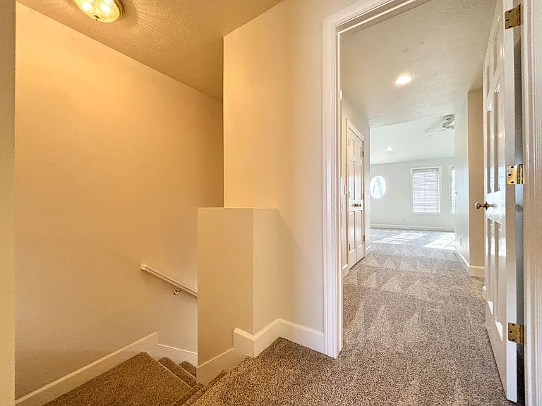 943 E Sage Park Ln — Photo 12