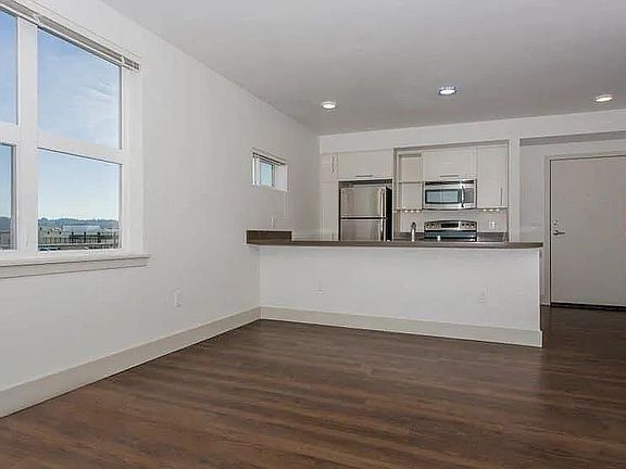 2 Bedroom Living/Kitchen