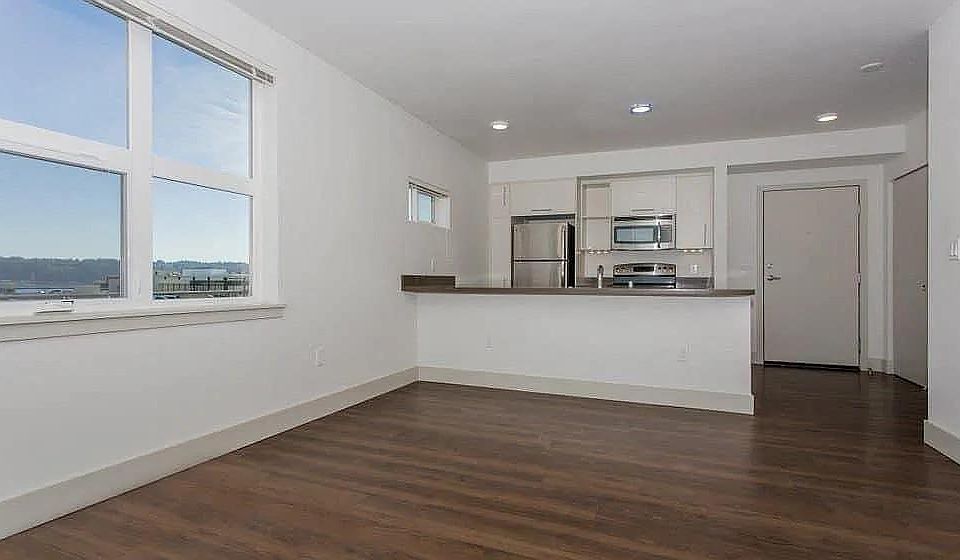 1st image of 606 Burwell St APT 217