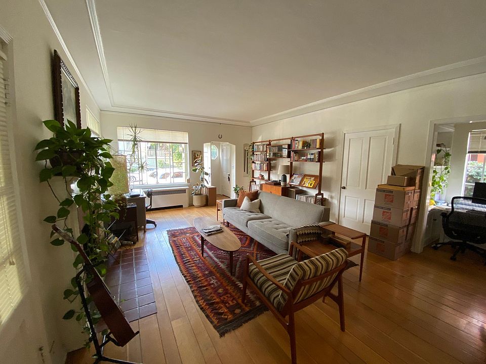 living room, entrance is at the front of the picture