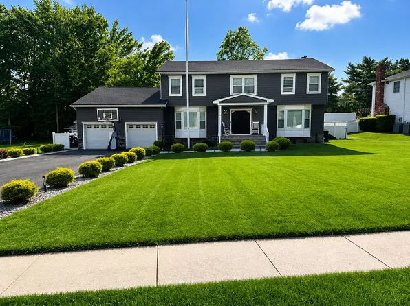 29 Timber Ln, Manalapan, NJ 07726