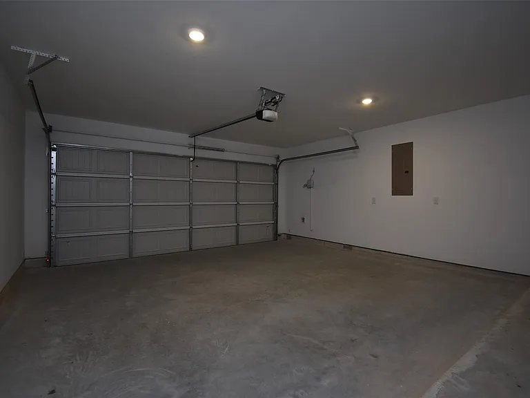 6303 Golden Seaton Dr — Photo 44