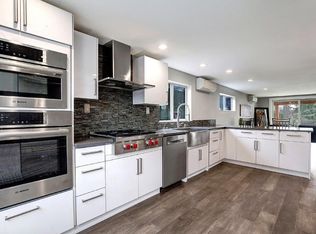 1215 N 43rd St #1, Seattle, WA 98103