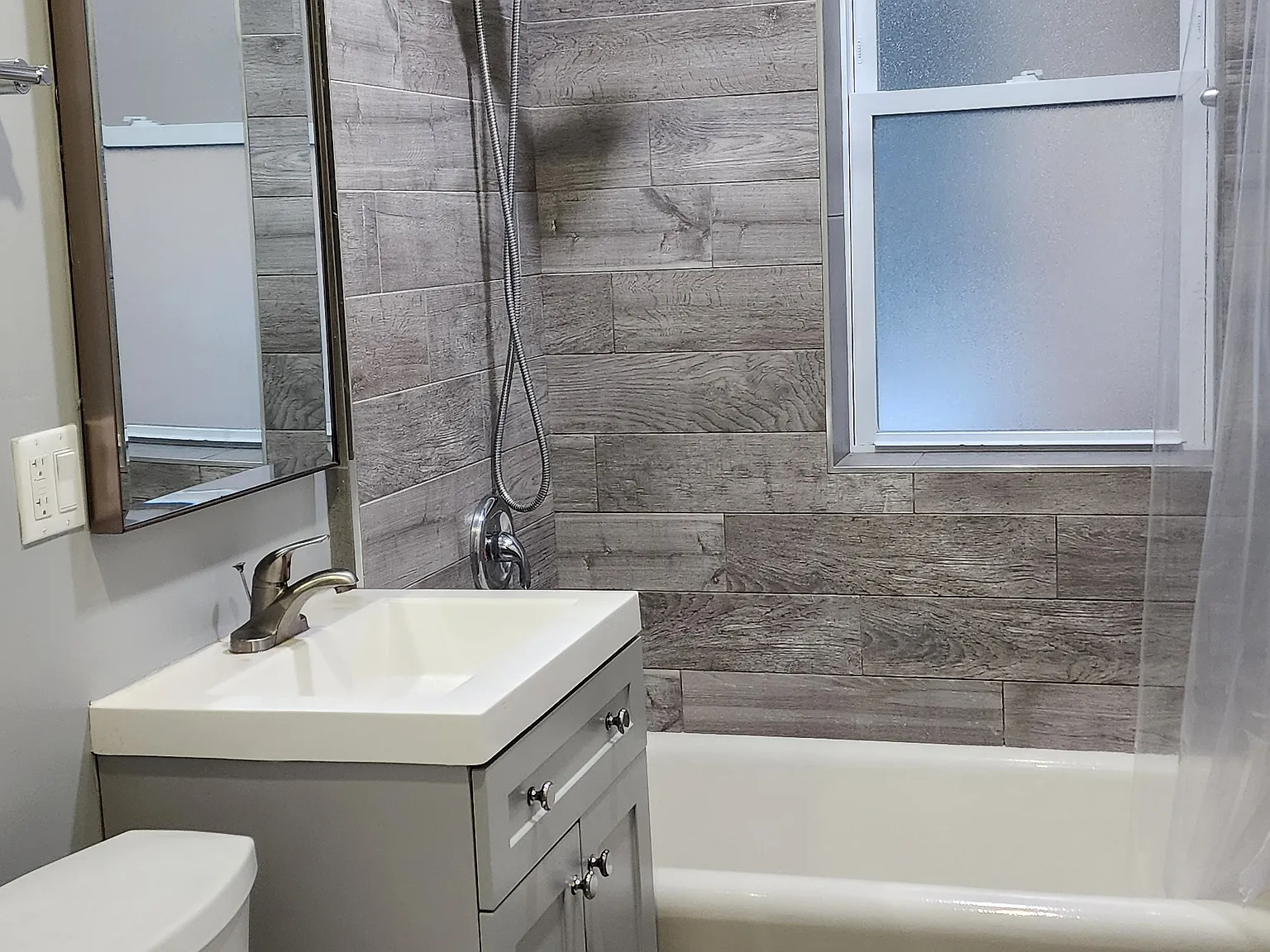 2 bed, $2,000 — Photo 4
