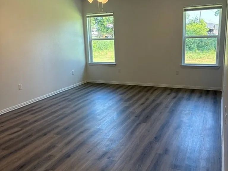 607 W Wolf St — Photo 9