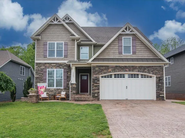 1267 Helmsdale Dr, Forest, VA 24551